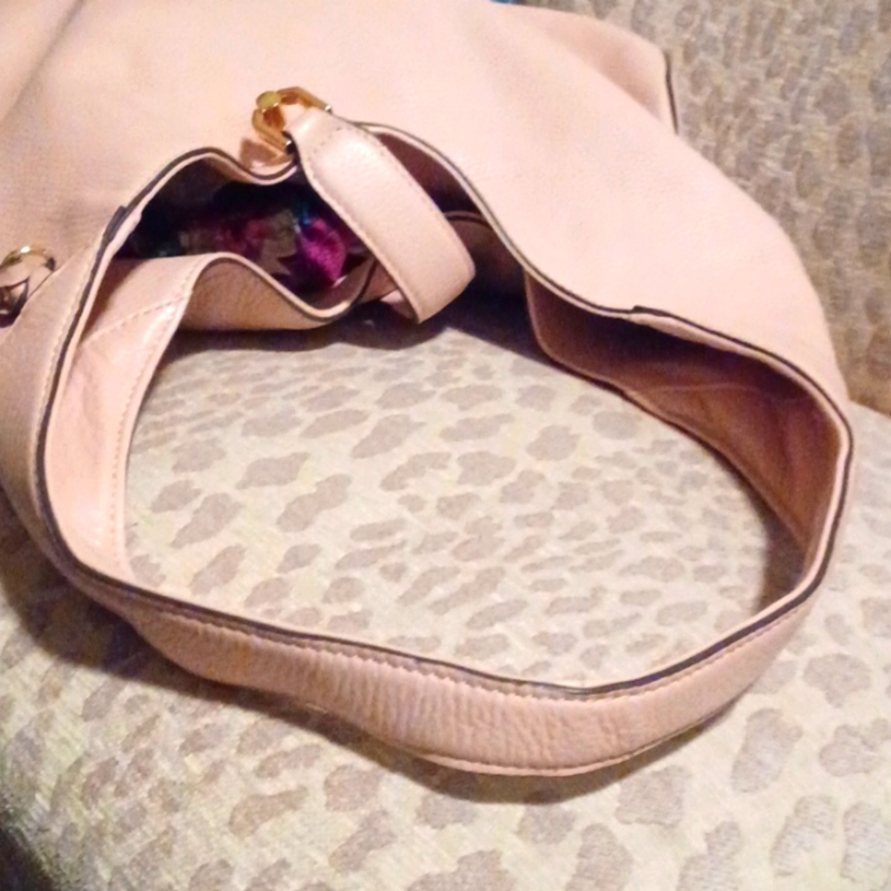 G.I.L.I Nude Pink Pebble Leather Hobo Bag - Picture 8 of 10